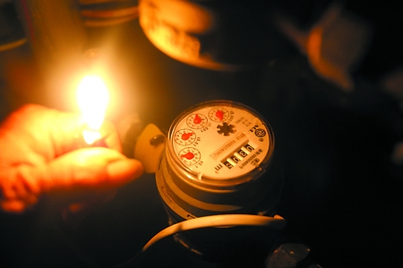 1個(gè)月居然用水67噸　這智能水表怎么了？